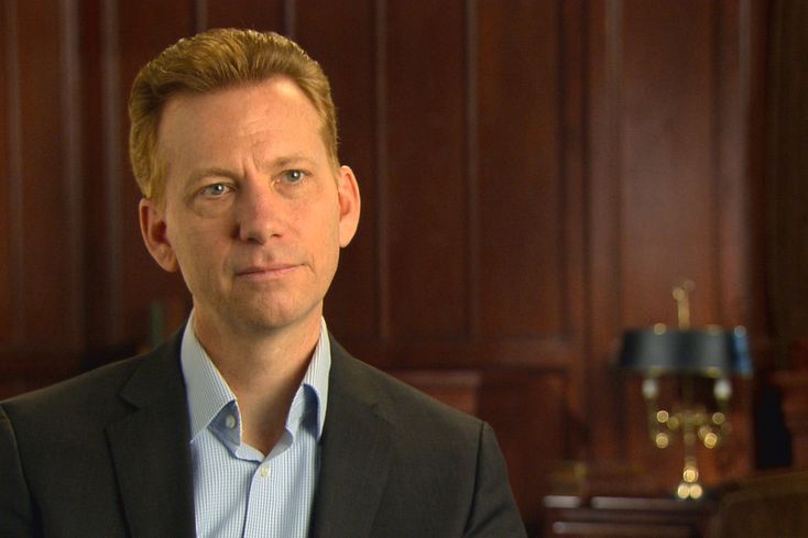 Former Colleague Recalls Mike Rinder Habitually Sleeping on the Job