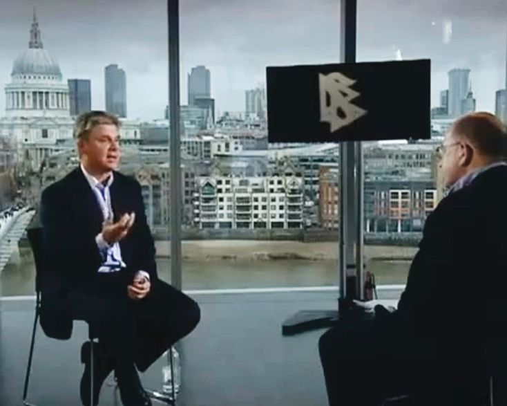 Mike Rinder in London with John Sweeney, December 2009